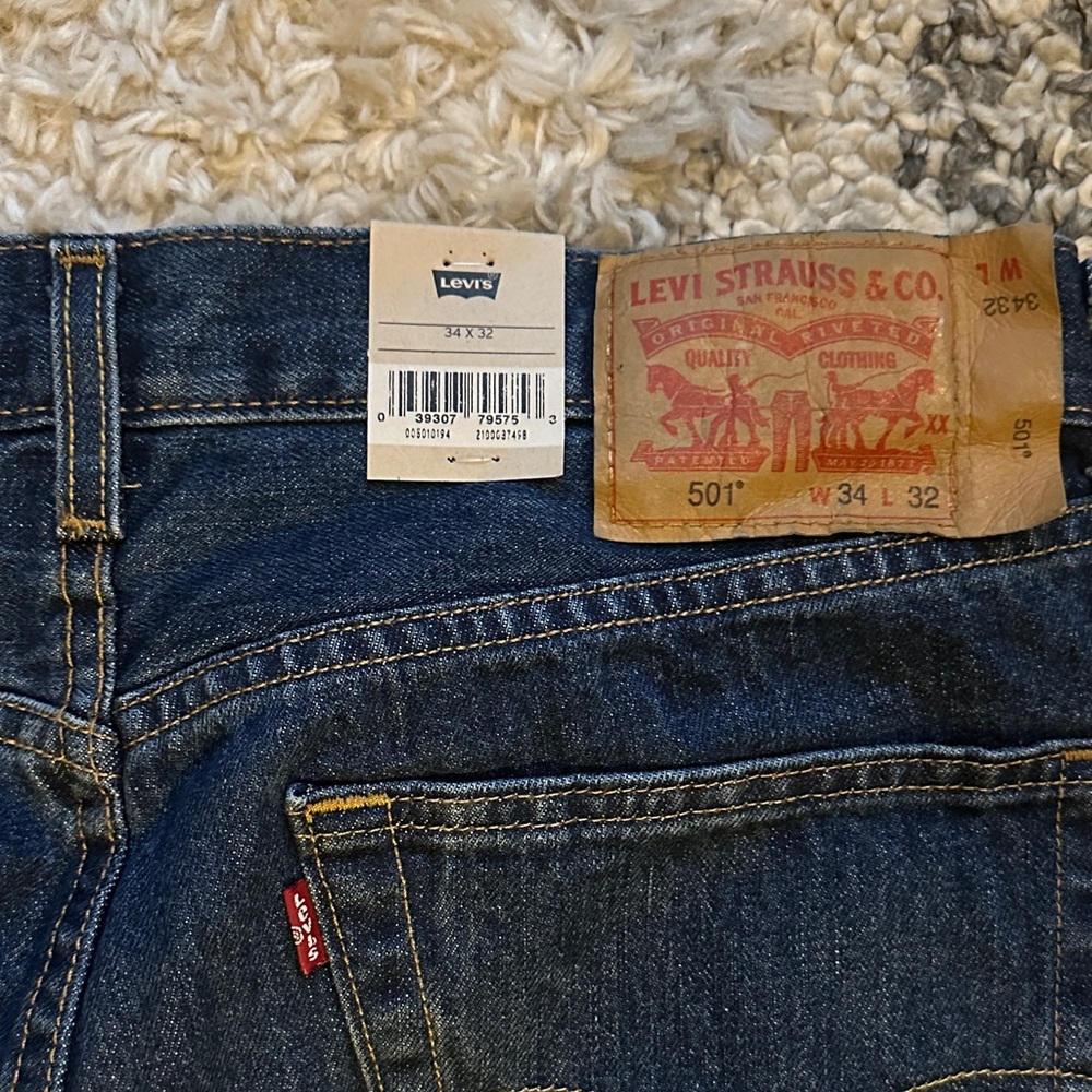 NWT - Levi's 501 Men's Dark Blue Straight Jeans